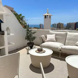 https://elegant-2-bedroom-apartment-with-beautiful-views.es-andalucia.com