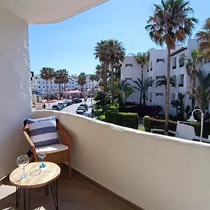 https://apartamento-puerto-marina-playa.es-andalucia.com